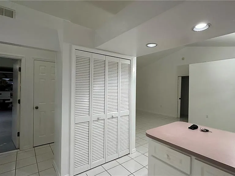 701 Arianne Ct — Photo 10