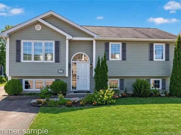 94 Falcon Dr, Moncton, NB E1G 0H7