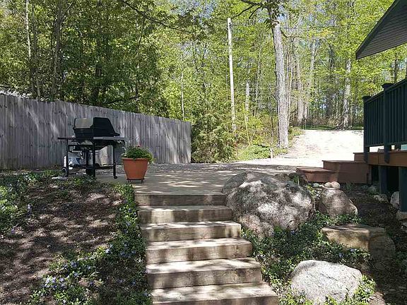 2nd image of 730 Circle Dr