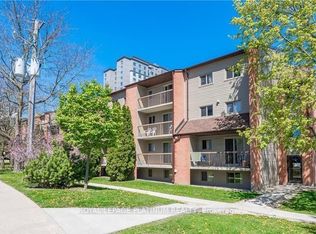 30 Hickory St E #112, Waterloo, ON