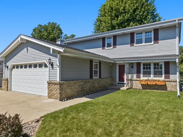 2212 Allen LANE, Waukesha, WI 53186