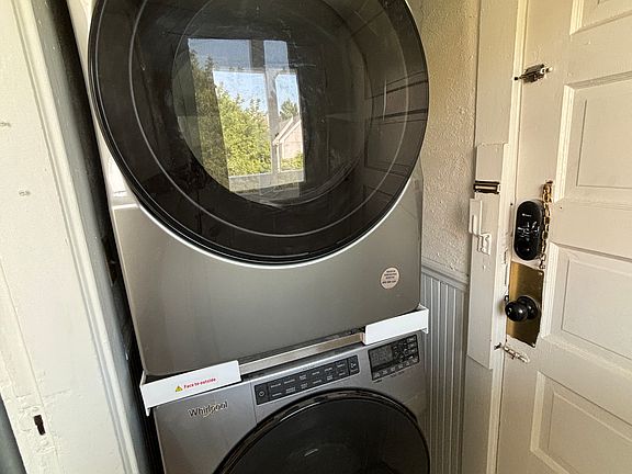 5th image of 132 Buttonwood St #2