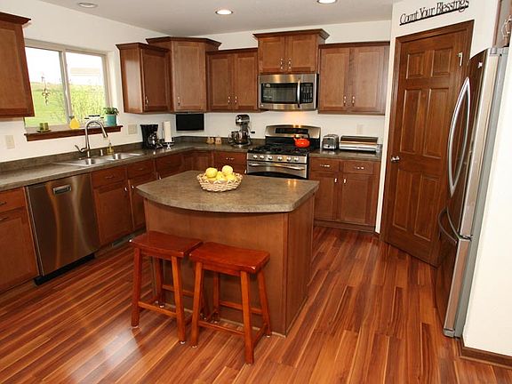 3rd image of 1904 Tall Timbers Dr