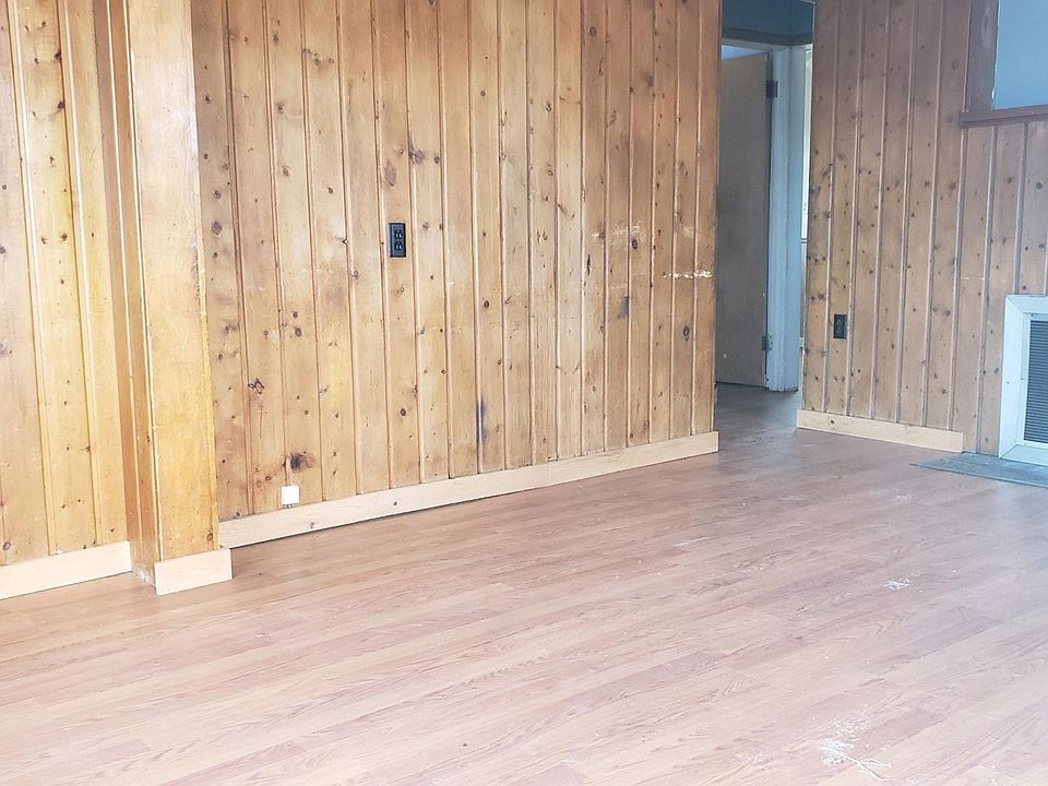 2nd image of 305 W 5th St