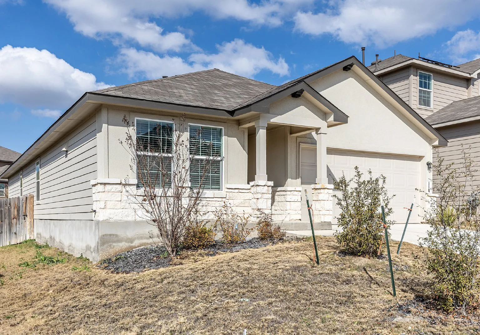 4 bed, 2.0 bath, 1901 sqft, $1,895 — Photo 3