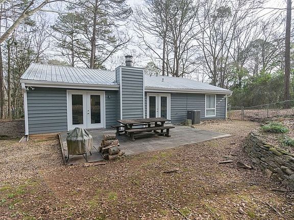 2nd image of 137 Hight Dr