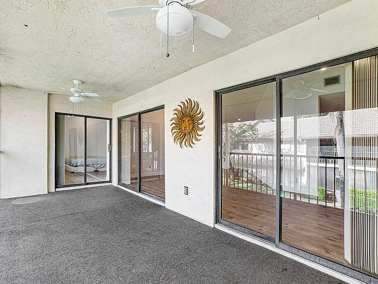 5520 Coach House Cir — Photo 14