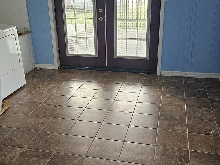 28 Elm St — Photo 15