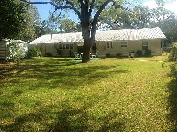 5th image of 2104 Vogel Ave