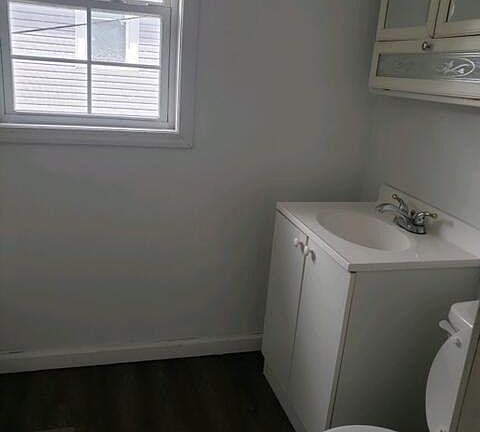 4th image of 529 N Kenilworth Ave
