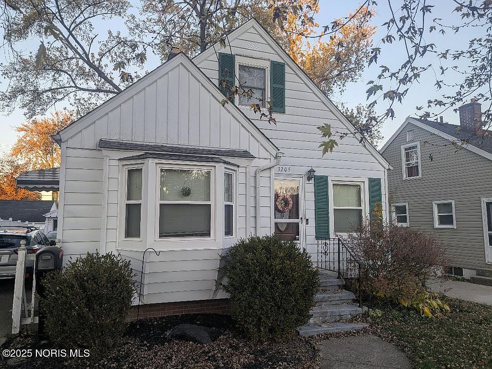1st image of 3205 Penrose Ave