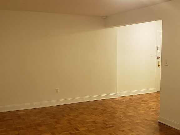 3rd image of 20-34 Crescent St #1P