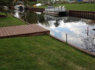 598 Creedmore St, Commerce Township, MI 48382