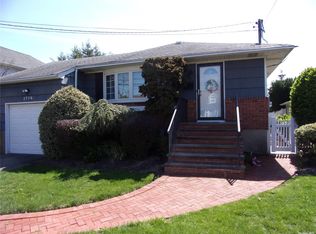 1770 Rutgers Pl, Merrick, NY 11566
