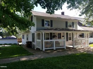 214 E Locust St, Lanark, IL 61046