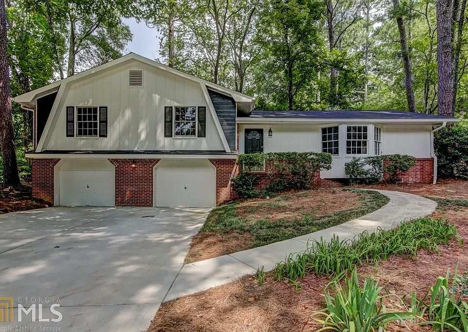 1st image of 2901 Shillingford Ct SE