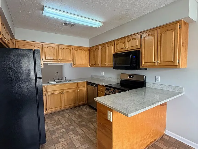 199 Padgett Ct — Photo 4