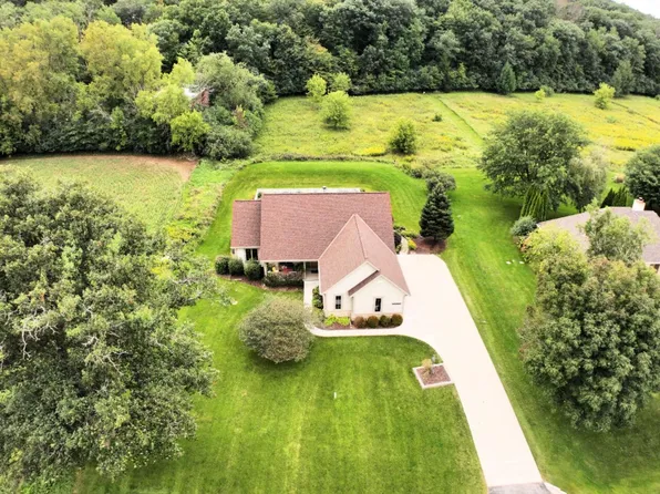 N73W30773 Kentucky Oaks WAY, Hartland, WI 53029