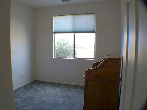 2nd image of 584 W Glenshire Lane