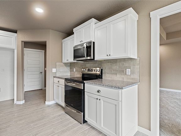 2nd image of 512 Pioneer Ln