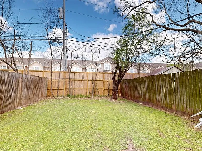 1209 Georgia St — Photo 15