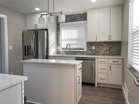 Brand new kitchen w plenty of storage