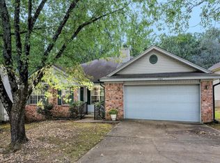 1404 Cherry Brook Dr, Little Rock, AR 72211