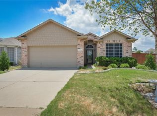 1100 Blackburn Dr, Fort Worth, TX 76120