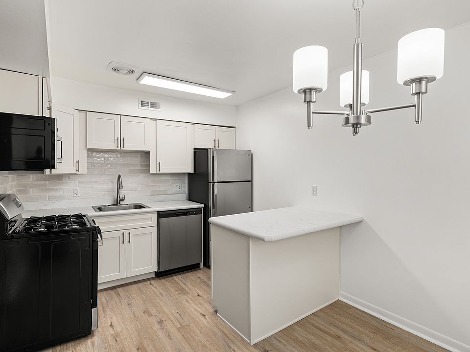 Prestige Kitchen Style (shown here in a 1-bedroom floor plan)