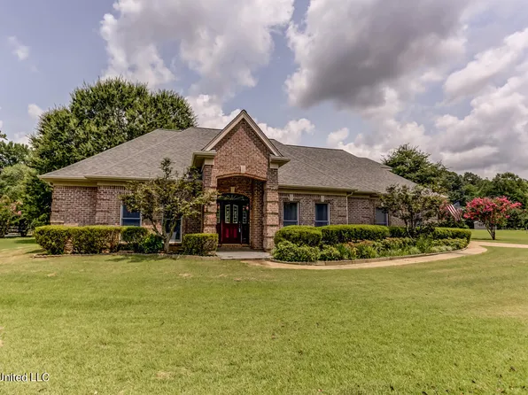 143 Cedar Grove Dr, Byhalia, MS 38611