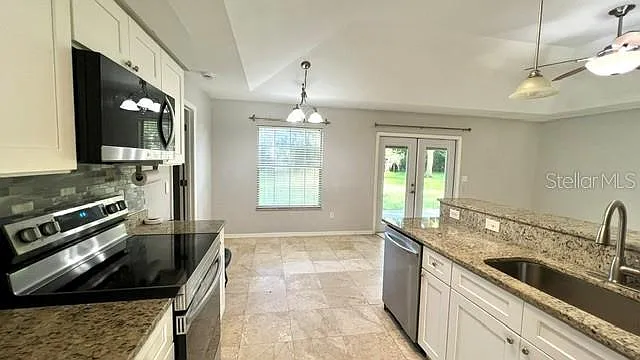 3 bed, 2.0 bath, 1350 sqft, $2,400 — Photo 2