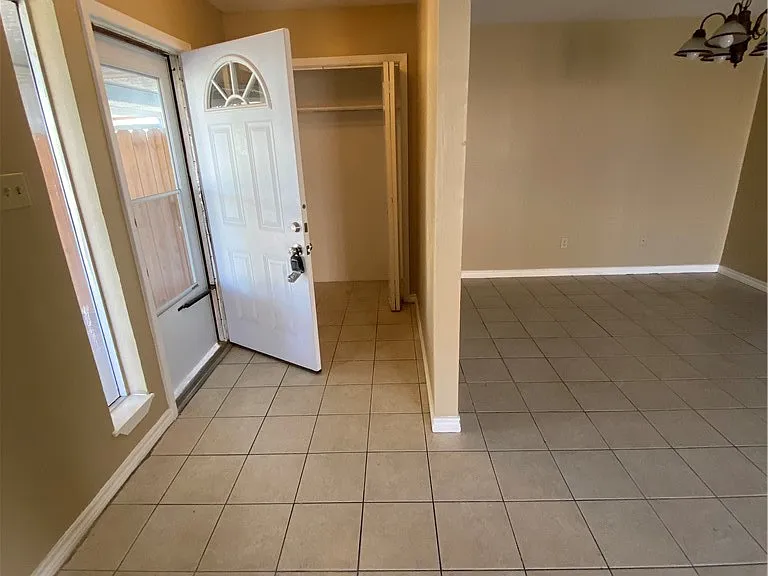 317 Easy St #B — Photo 4