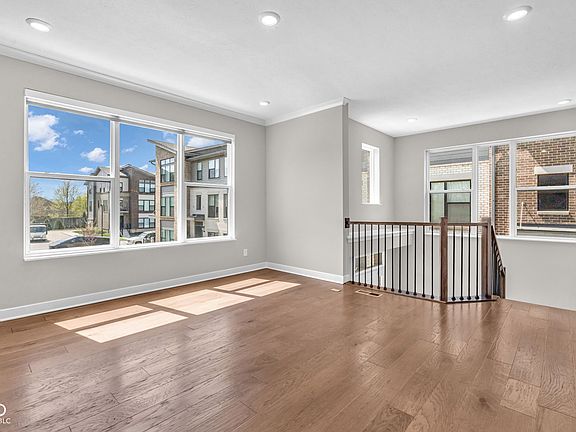 4th image of 659 Langford St