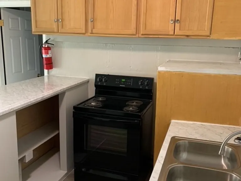 1700 Tremain St #H — Photo 23