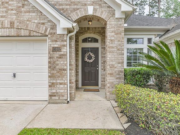 2nd image of 13102 Oakwood Manor Dr