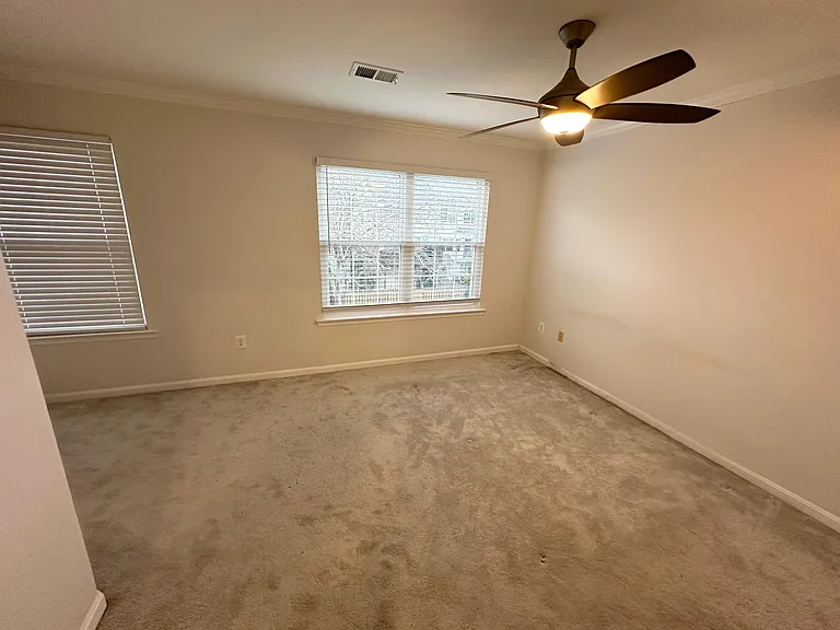 20200 Brookview Sq — Photo 8