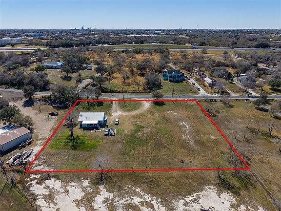 3rd image of 11415 Up River Rd