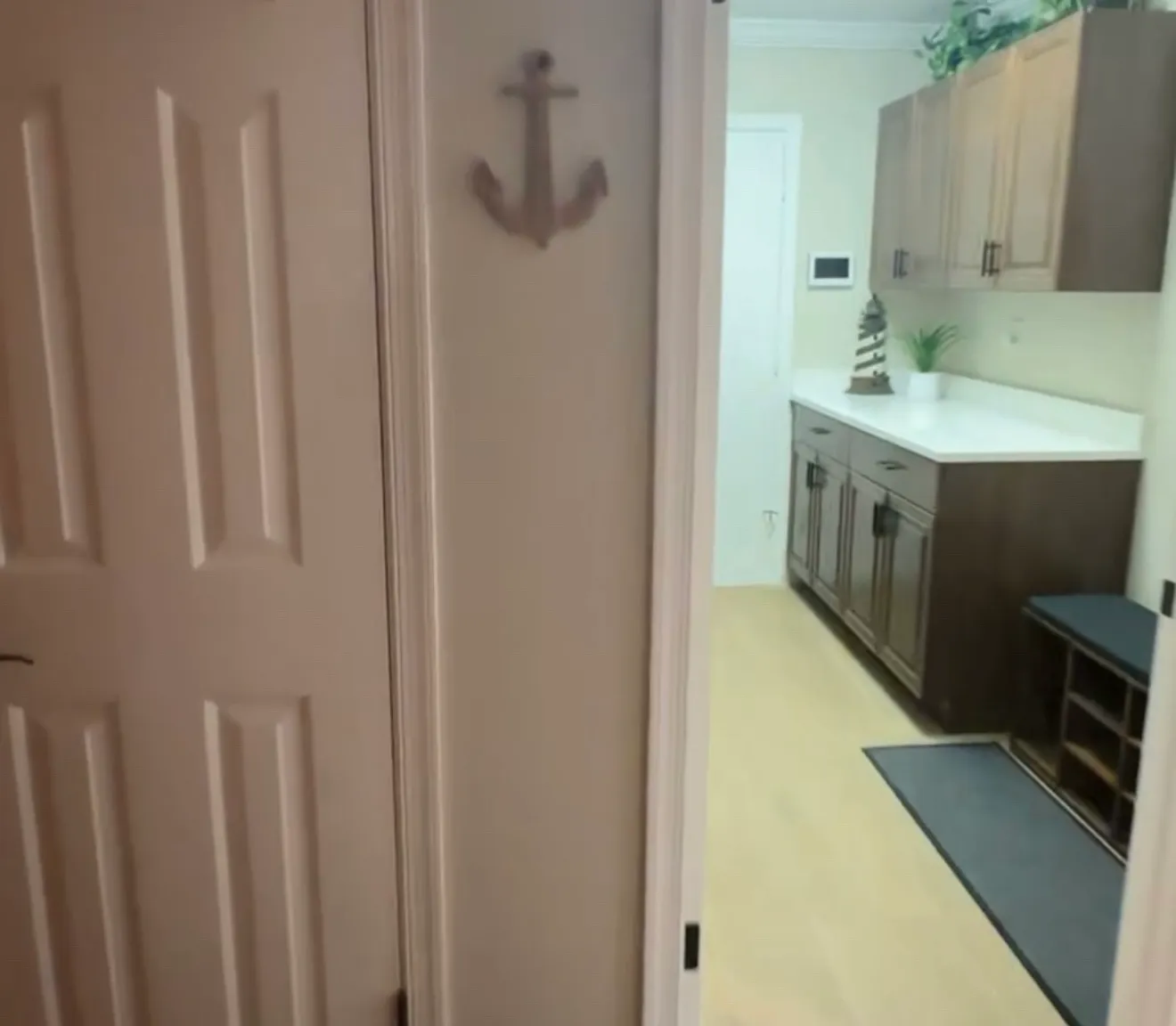 4 bed, 2.5 bath, 2800 sqft, $10,500 — Photo 4
