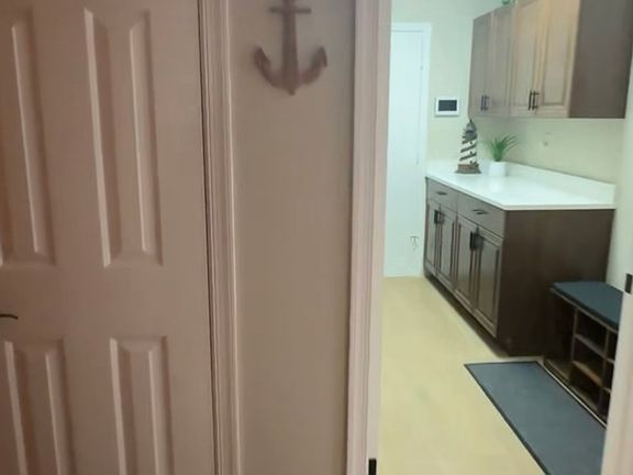 5th image of 1090 Fairview Ln