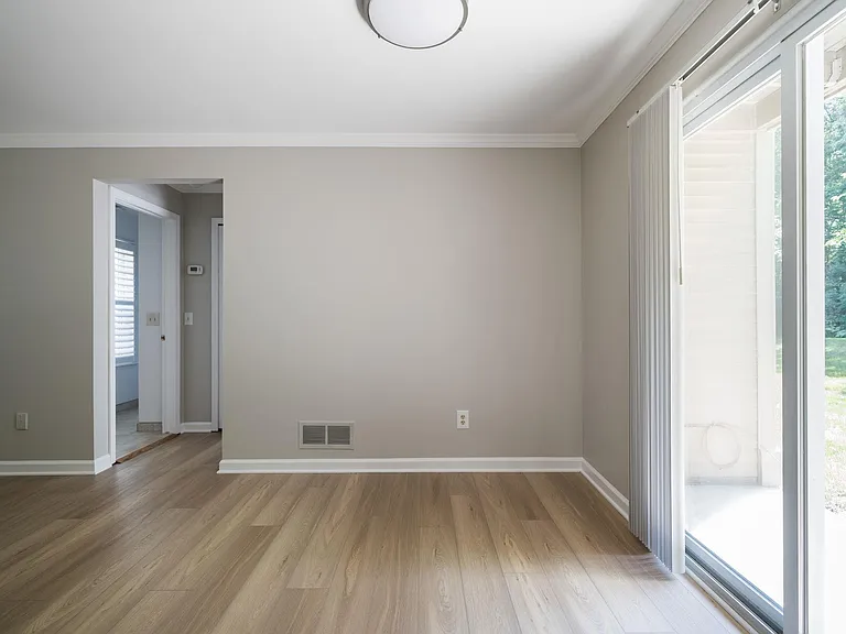 1520 Porter Cir — Photo 10