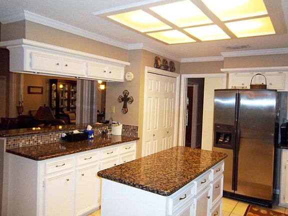 3rd image of 119 Strawberry Dr