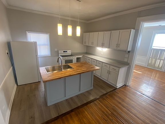 4th image of 3417 Telford St #1