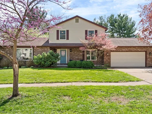 1026 Douglas Dr, Wooster, OH 44691