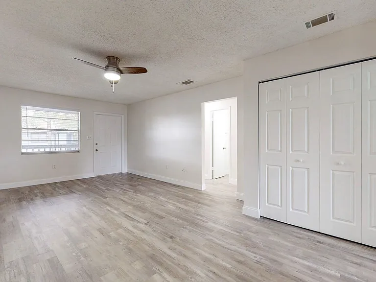 Janie B Apartments — Photo 17