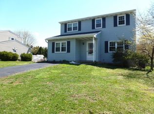 4098 Hilltop Dr, Mount Joy, PA 17552