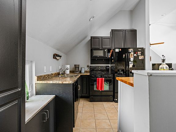 2nd image of 2213 N Talbott St #2