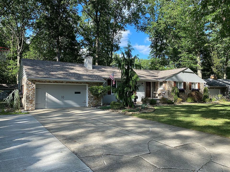 1st image of 360 Sleepy Hollow Dr