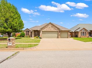 2100 Hackberry Creek Ave, Yukon, OK 73099