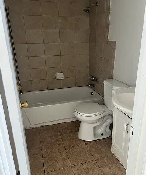 518 Harris St — Photo 12