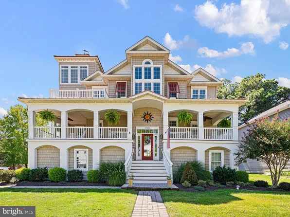 37454 3rd St, Rehoboth Beach, DE 19971
